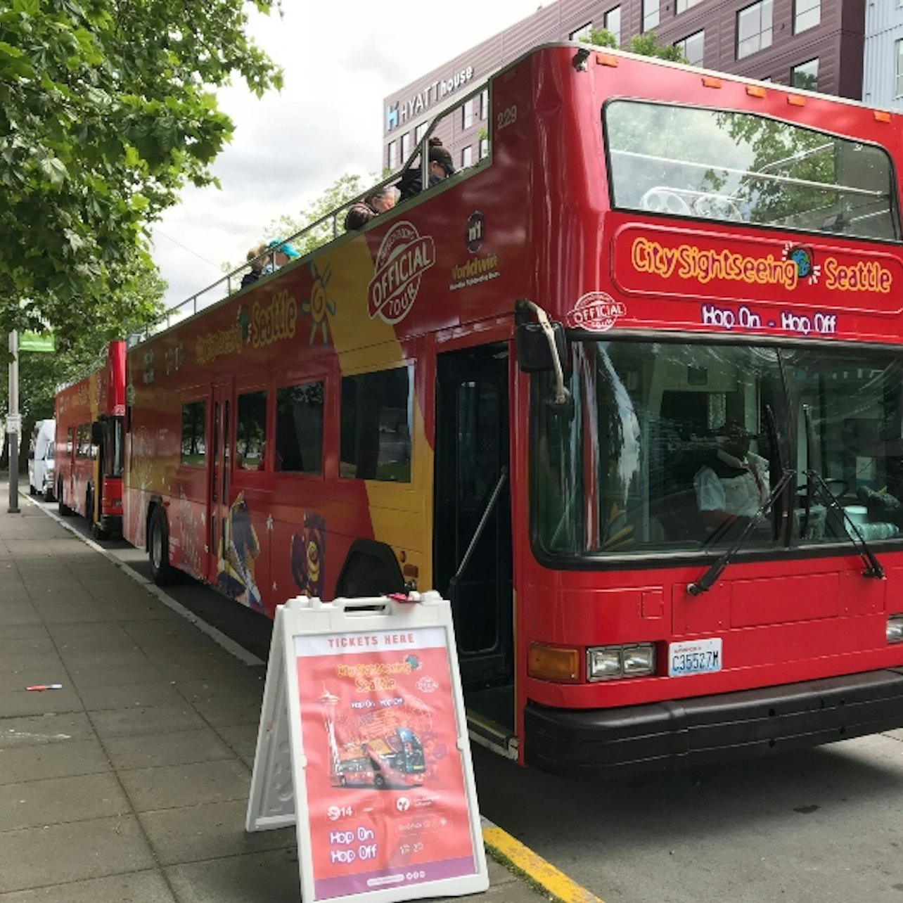 Hop-on Hop-off Bus Seattle - Photo 1 of 5